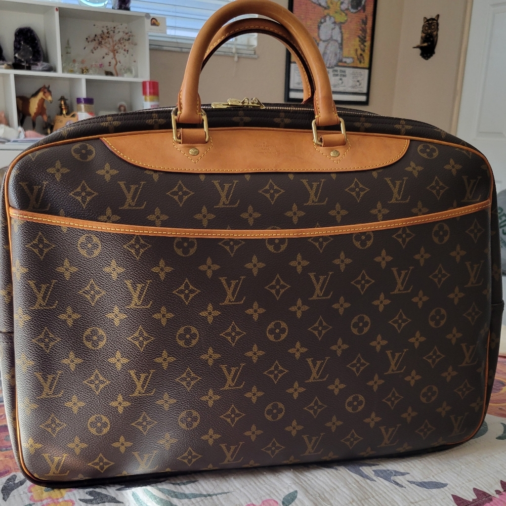 LOUIS VUITTON ALIZÉ 24 HOUR TRAVEL BAG WITH STRAP - Picture 1 of 16